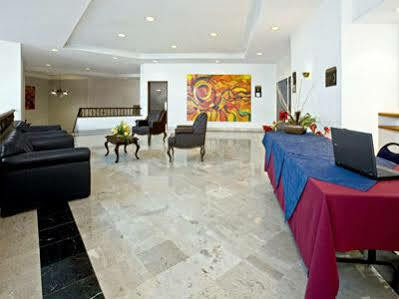 Hotel Fiesta Monterrey La Fe 4*